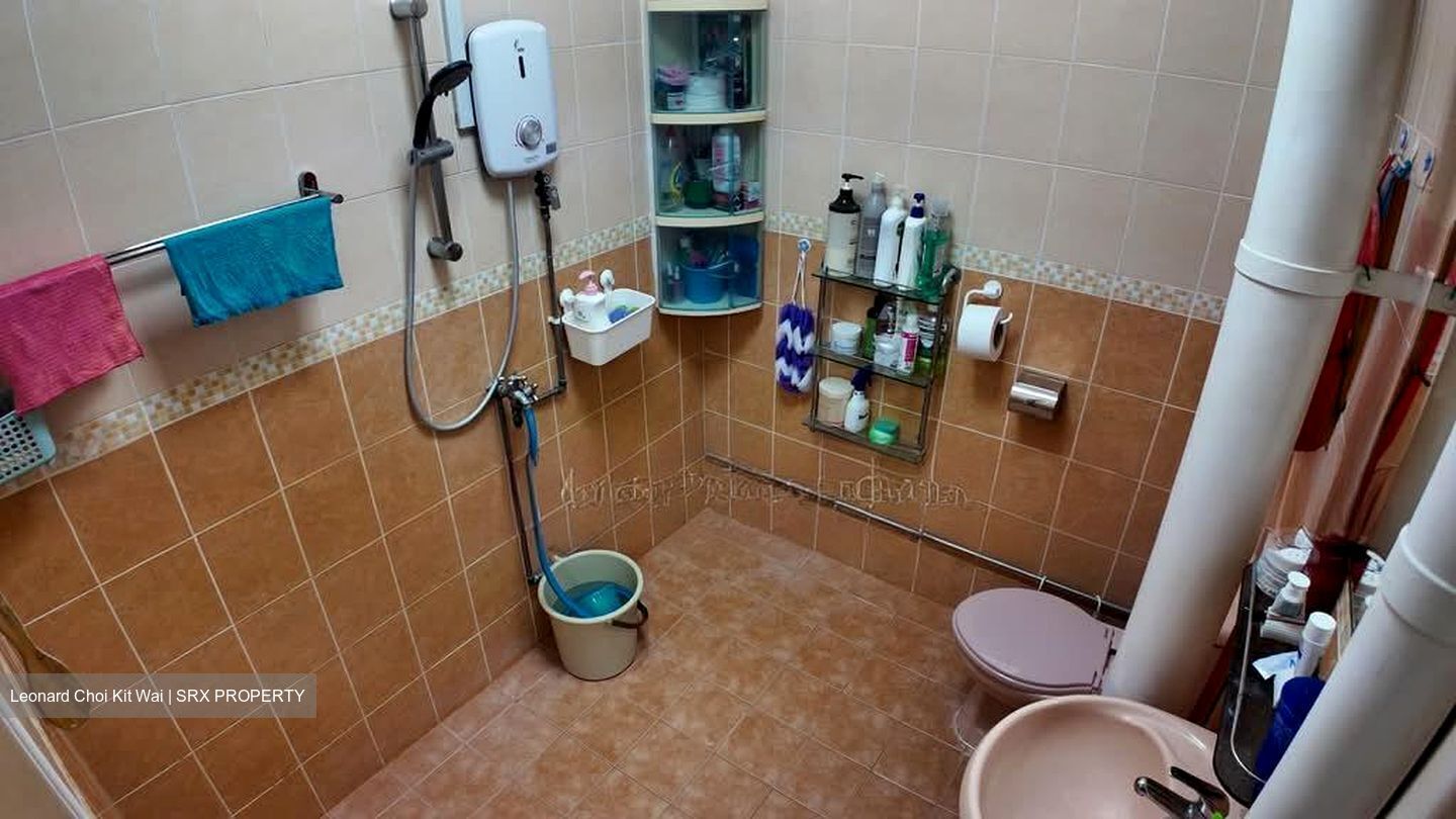Blk 556 Jurong West Street 42 (Jurong West), HDB Executive #537019801